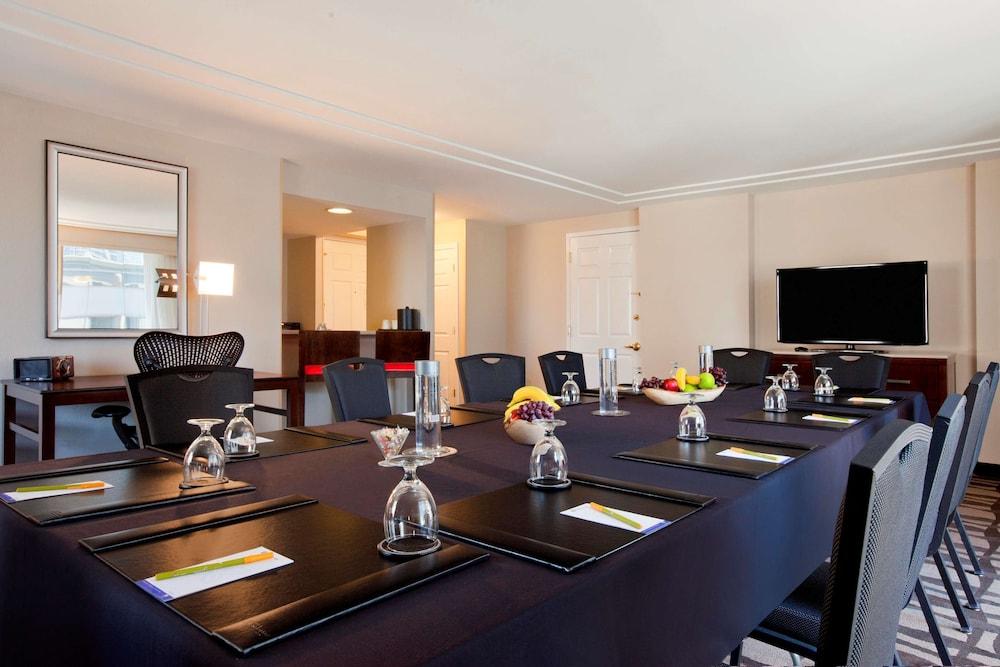 Hilton Garden Inn Chicago Downtown/Magnificent Mile Extérieur photo