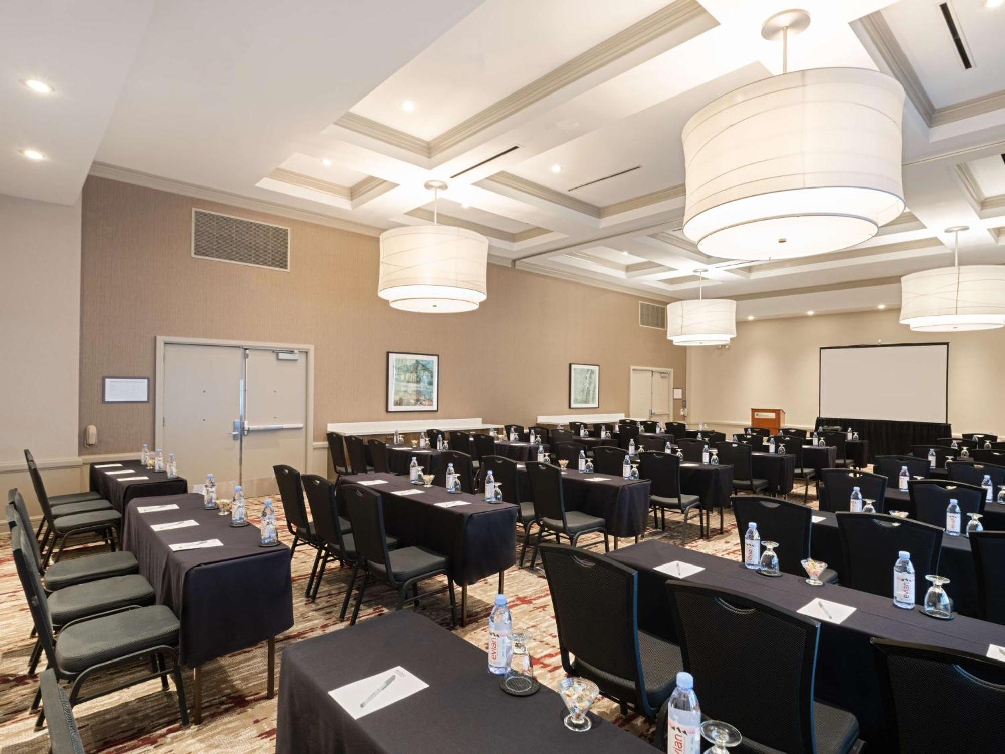 Hilton Garden Inn Chicago Downtown/Magnificent Mile Extérieur photo