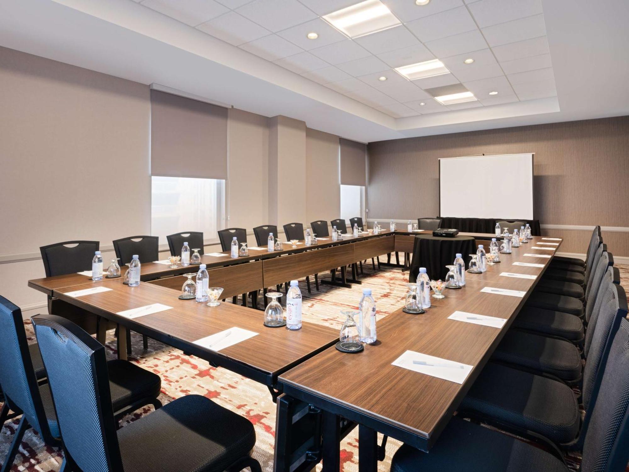 Hilton Garden Inn Chicago Downtown/Magnificent Mile Extérieur photo